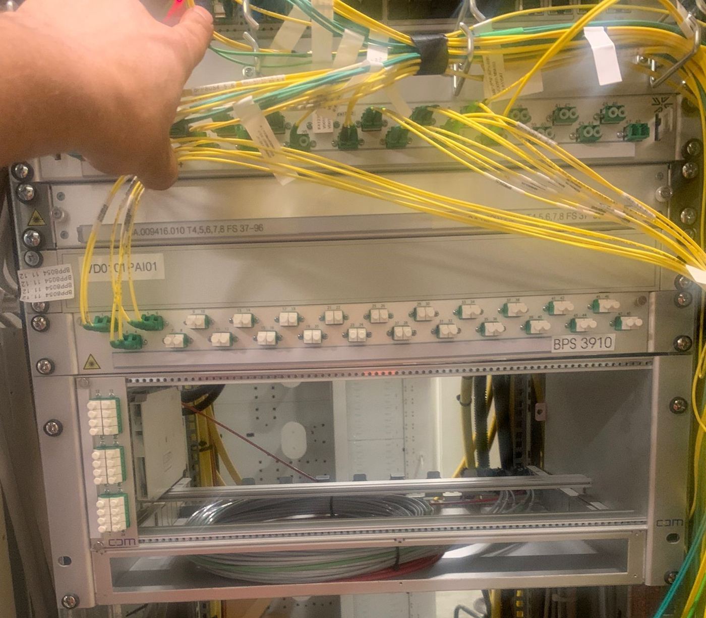 Brassage de fibres sur tiroir optique